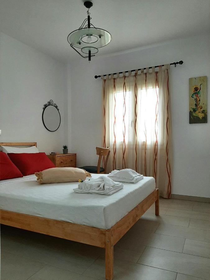 Quiet, Colourful Home In Cyclades Adiata Exterior photo